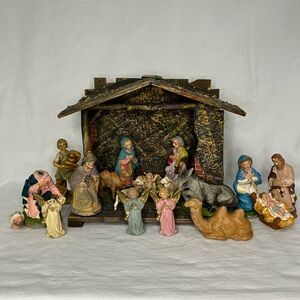 Vintage Nativity Made In Germany Some Figures in Italy, some unmarked 18 pieces